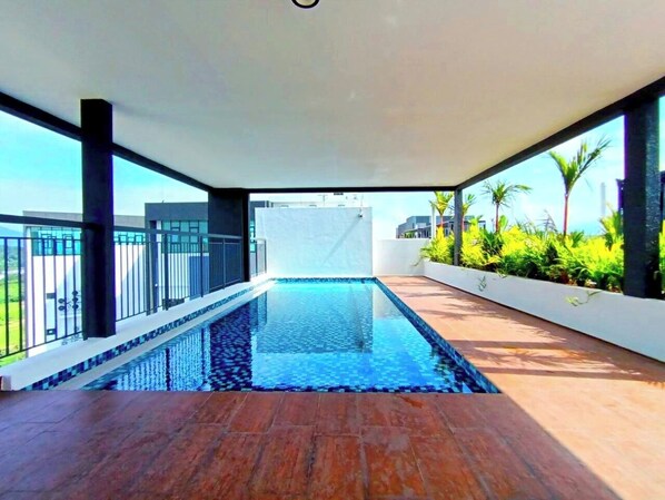 Rooftop pool