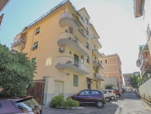 Quartier, Zone Résidentielle, Bâtiment, Propriété, Architecture, Ville, Appartement, Maison, Immobilier, Façade