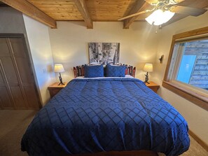 Cozy King bed 