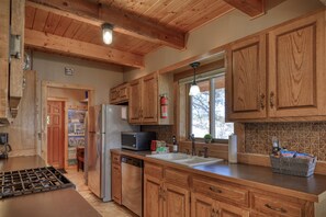 Fully-Stocked Kitchen 