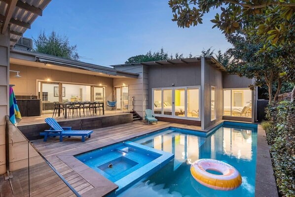 Pool & Spa