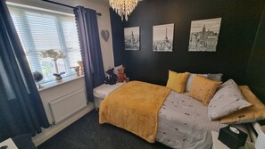 Bedroom 2 - Single Room with Single Bed (1)