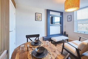 Apartment 2, Fourth Avenue, York - Host & Stay