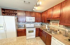 Fully applianced kitchen