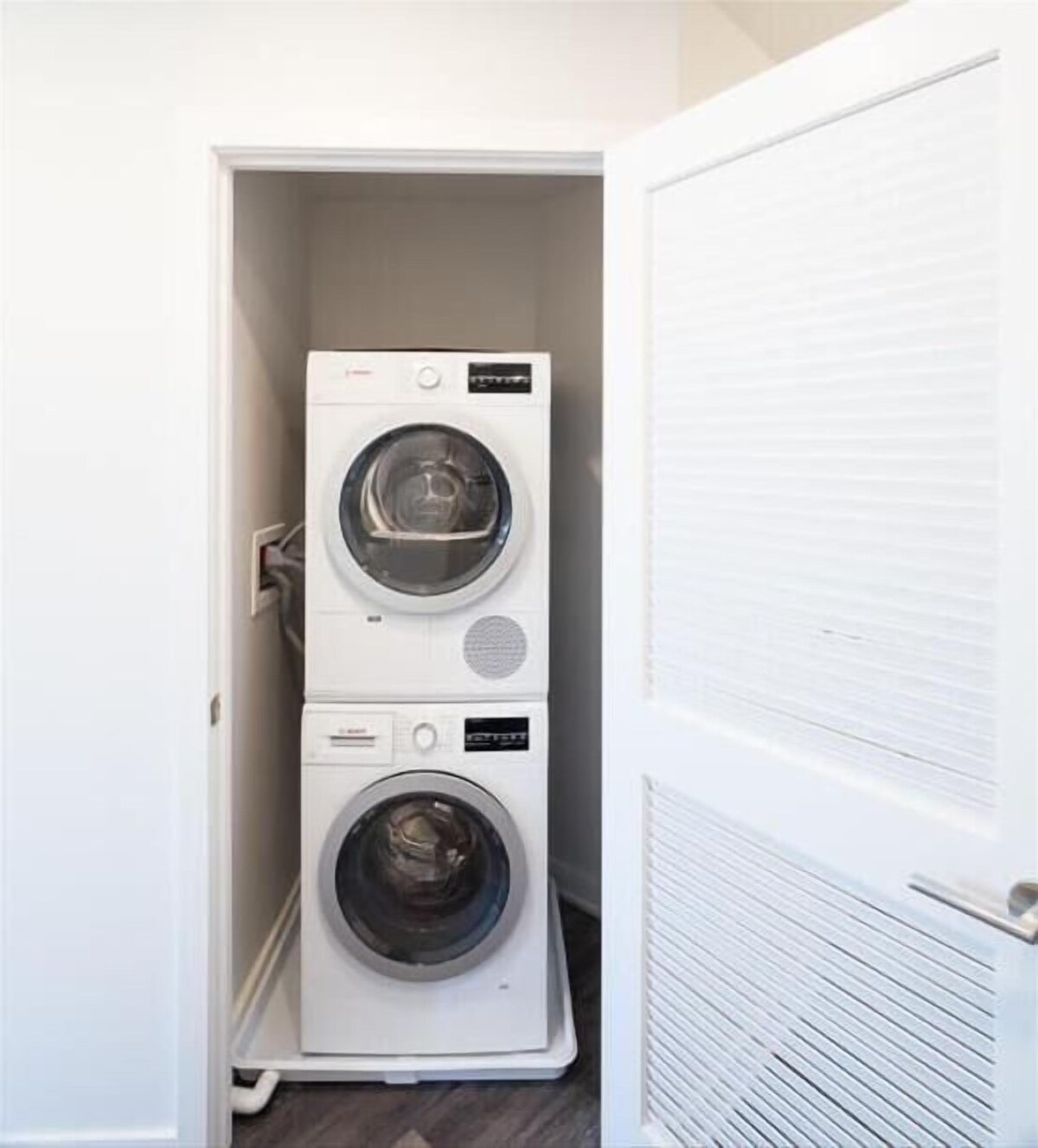 near NOVA Wild | Kitchen + W/D | Reston Town Center
