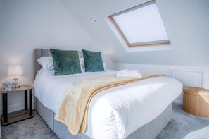 Oasis - 2 Bedroom Apartment - Ocean Breeze (4684)