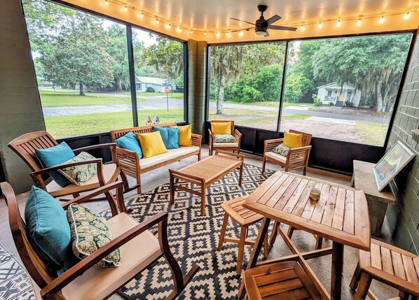 Screened in patio with tv!
