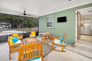 Welcome To our Beautiful Screened in Patio. With Smart TV and Cozy Furniture