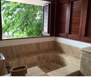 Bathroom #3 Bathtub in BR 3 in the second level. 