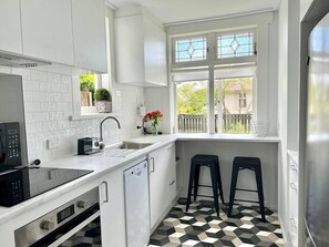 Kitchen / window seat