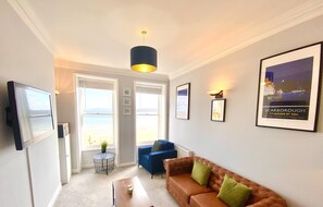 Well appointed lounge with smart TV, Wifi and modern furnishings