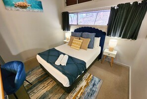 Main bedroom (1)