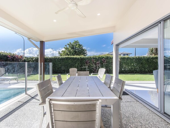 Outdoor dining