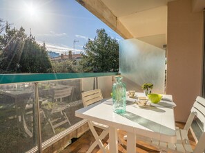 Nuage, Ciel, Meubles, Ombre, Mobilier De Jardin, Bois, Table, Balancelle, Chaise Pliante, Tableau De Plein Air