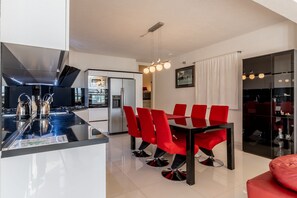 Dining room 1