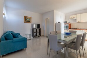 Dining room 2