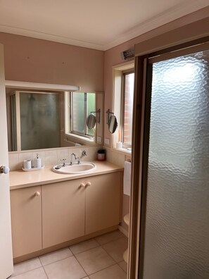 Bathroom 
Shower (no bath)