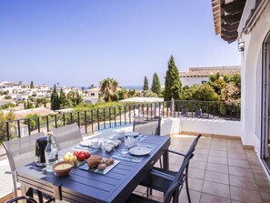 Ciel, Table, Meubles, Bâtiment, Vaisselle, Chaise, Arbre, Design Intérieur, Plante, Mobilier De Jardin