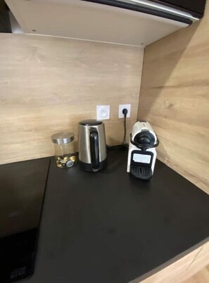 Kaffee und/oder Kaffeemaschine