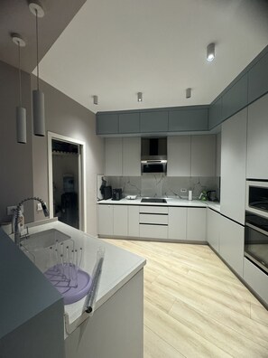 kitchen & laundry