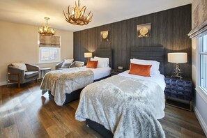 Anchor Reach, Whitby- Host & Stay