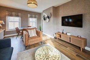 Anchor Reach, Whitby- Host & Stay