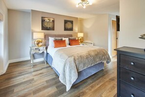 Anchor Reach, Whitby- Host & Stay
