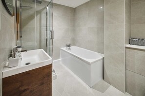 The Harbour Den, Whitby - Host & Stay