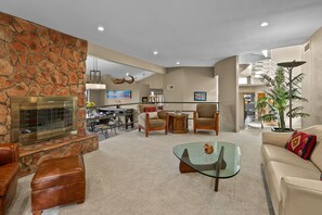 Living Area with Fire Place - Enchanted Desert Oasis - Vivid Sed - Living area - 77 Wild Horse Mesa Drive, Village of Oak Creek, Sedona AZ - Enchanted Desert Oasis - Vivid Sedona