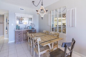 Dining Area-Palms 415-Orange Beach, AL