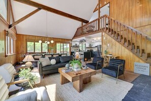 Spacious living room