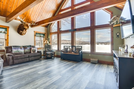 Errol Vacation Rental | 4BR | 2.5BA | 1,800 Sq Ft | Steps Required