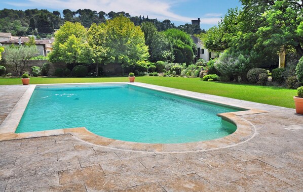 pool