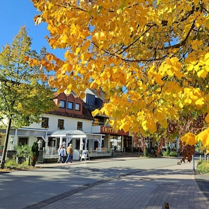 Akzent Hotel Jonathan, (Lippstadt), LHS 11873 NEU-Aussenansicht 1