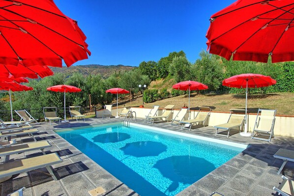 Building Exterior, Outdoor, Pool