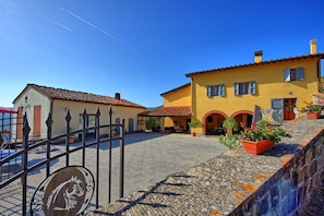 Building Exterior, Outdoor
