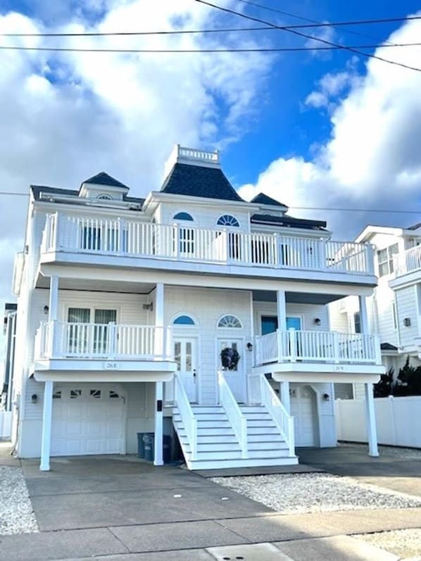 Just a few Houses from the Beach