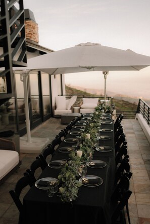 Outdoor dining