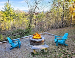 Firepit for your enjoyment. It's a bit of a descent. Please bring firewood.