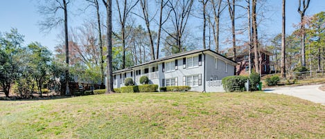 Atlanta Vacation Rental | 3BR | 2BA | 1,800 Sq Ft | Steps Required to Enter