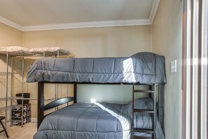 Living Room | Twin Bunk Bed | 1st Floor