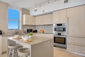 Fully-equipment kitchen