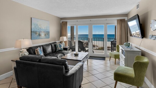 Moondrifter 405 Living Area with Gulf View
