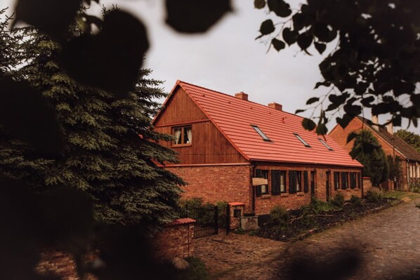 Stugans exteriör [sommar]