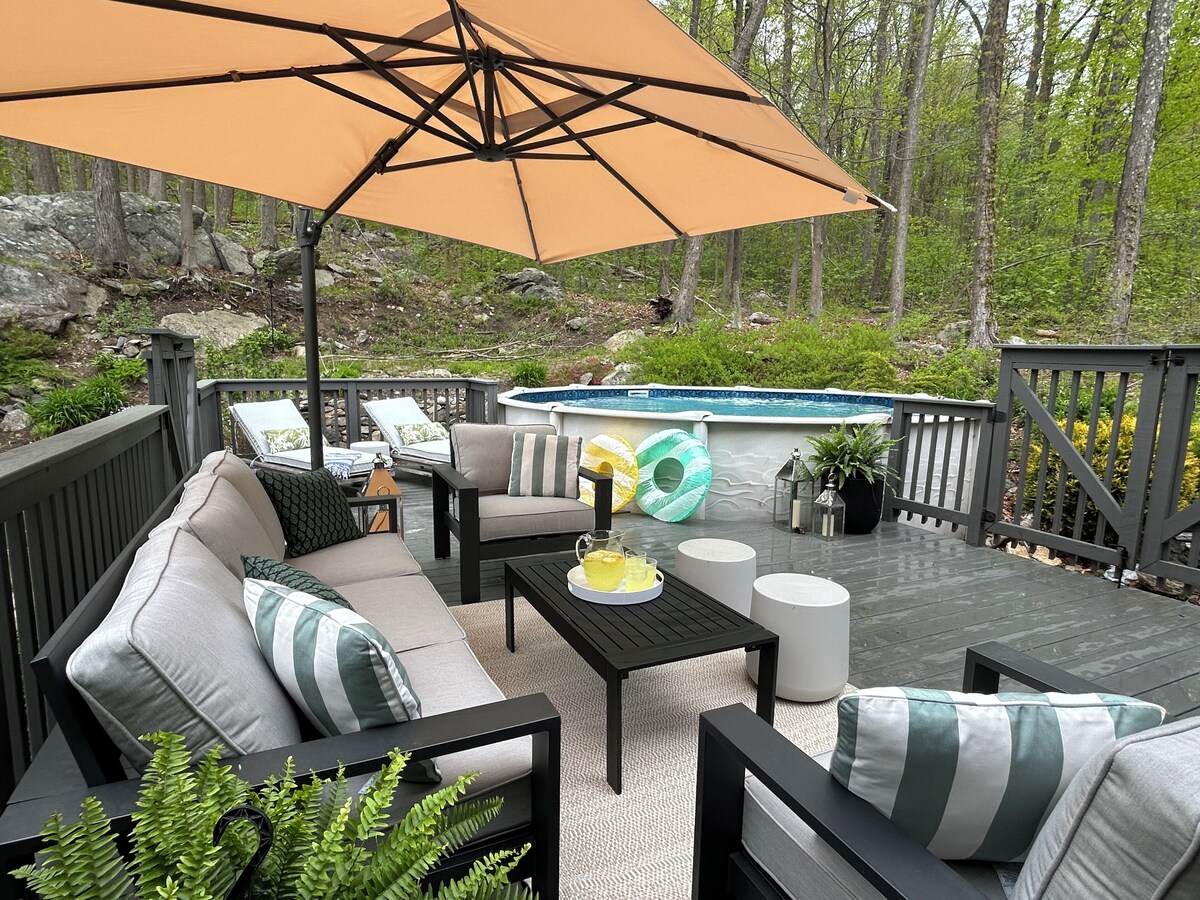 Have summer fun and experience the Hudson Valley seasons from Roaring Brook Lake