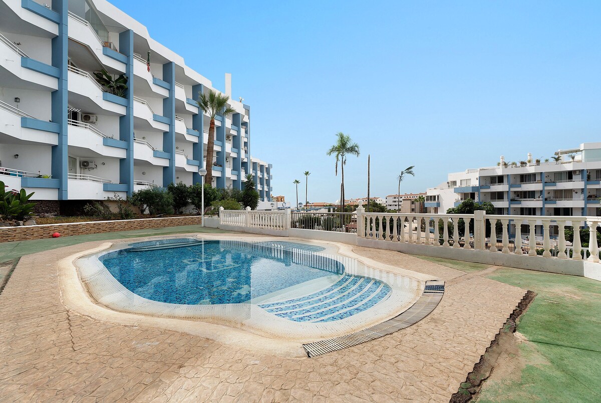 Vacation Studio ‘Green Park Golf Del Sur’ with Sea View, Shared Pool and Wi-Fi
