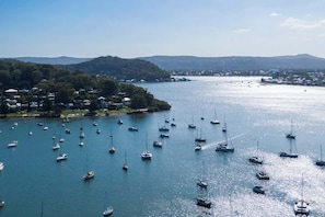 2 minute walk to Killcare bay and short drive around to wagstaff whalf
Note drone shot - actual view is lower 