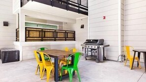 屋外ダイニングエリア