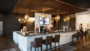 Bar (in der Unterkunft)