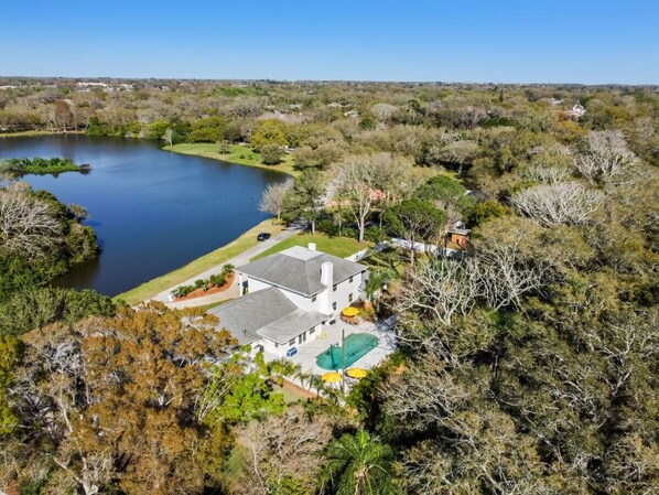 Private 7 BR Lakeside Villa